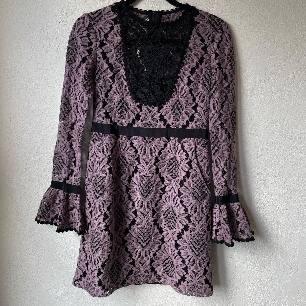 Nanette Lepore Black Purple Lace Long Sleeve Bell Sleeve Dress Pockets Size 2